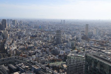 Téléchargez les photos : Paysage urbain aérien avec horizon panoramique et gratte-ciel 29 nov. 2023 - en image libre de droit