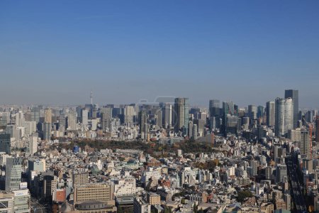 Foto de Nov 29 2023 Escénica toma aérea de Tokio con cielo azul - Imagen libre de derechos
