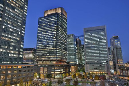 Téléchargez les photos : 29 nov. 2023 Tokyo Marunouchi Business Buildings, Tokyo, Japon - en image libre de droit