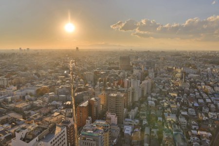 Téléchargez les photos : 28 nov. 2023 le beau lever de soleil sur Urban Sangenjaya Skyline - en image libre de droit