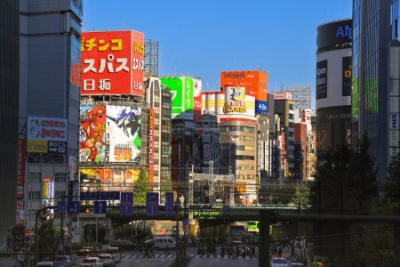 Téléchargez les photos : 28 nov. 2023 a Shinjuku, Tokyo, Japon paysage urbain de quartier. - en image libre de droit