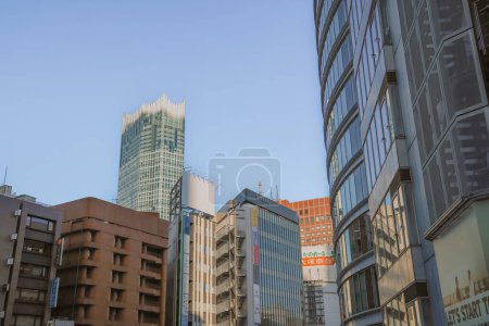 Téléchargez les photos : 28 nov. 2023 Skyline de la ville avec gratte-ciel et immeubles de bureaux - en image libre de droit