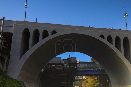 Téléchargez les photos : 27 nov. 2023 Le pont Ochanomizu Chiyoda à Tokyo, Japon - en image libre de droit
