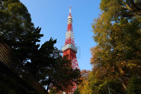 Foto de Nov 27 2023 Una vista de la estructura de la Torre de Tokio en Japón. - Imagen libre de derechos