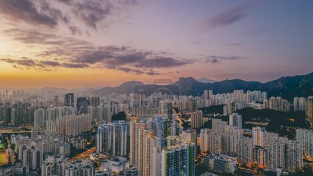 Téléchargez les photos : Il paysage urbain de kowloon, hong kong Jan 14 2024 - en image libre de droit
