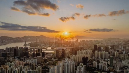 Téléchargez les photos : Vue panoramique de Kowloon depuis Ping Shan 14 janv. 2024 - en image libre de droit