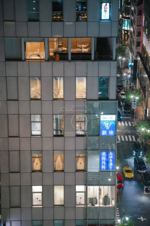 Téléchargez les photos : Rue et bâtiments à Ginza Tokyo, Japon, 26 Nov 2023 - en image libre de droit