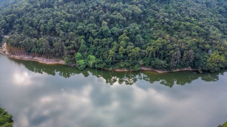 Téléchargez les photos : 20 janv. 2024 Lau Shui Heung Bassin réservoir rivage - en image libre de droit