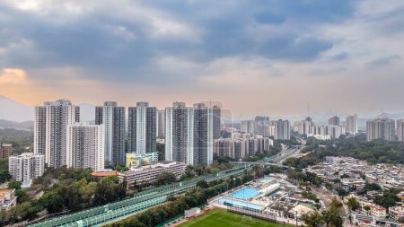 Téléchargez les photos : 20 janv. 2024 le paysage urbain de fanling, hong kong - en image libre de droit