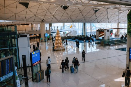 Foto de Aeropuerto salidas puertas y salones, hong kong Nov 25 2023 - Imagen libre de derechos