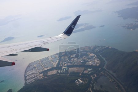 Foto de Paisaje urbano de la bahía de Tung Chung en Hong Kong Nov 25 2023 - Imagen libre de derechos