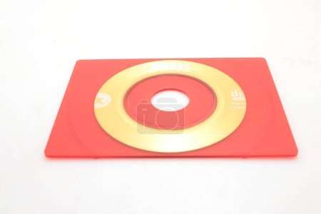 Téléchargez les photos : Un format de carte de mini CD à bord - en image libre de droit