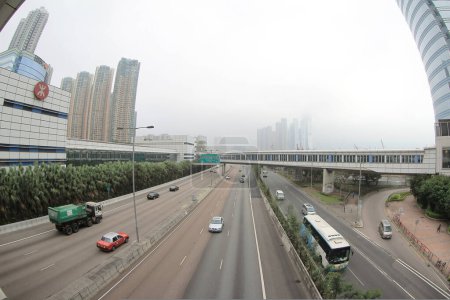 Téléchargez les photos : Vue de la West Kowloon Highway à hong kong, le 7 mars 2015 - en image libre de droit