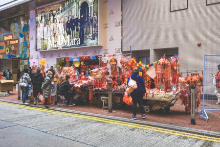 Téléchargez les photos : 9 fév 2024 les rues occupées de Causeway Bay, Hong Kong, - en image libre de droit
