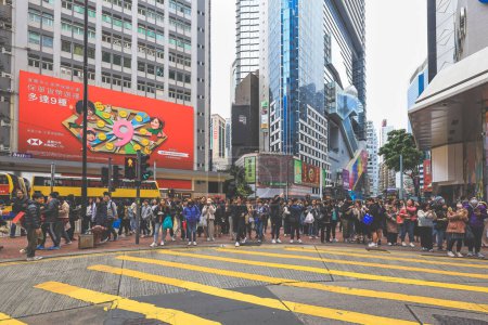 Foto de Feb 9 2024 Calles ocupadas en Causeway Bay, Hong Kong, - Imagen libre de derechos