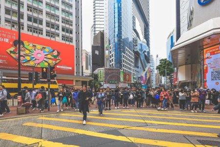 Téléchargez les photos : 9 fév 2024 Rues animées à Causeway Bay, Hong Kong, - en image libre de droit