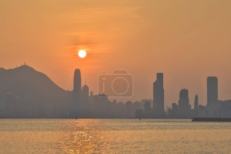 Téléchargez les photos : Bâtiments urbains modernes gratte-ciel, hong kong 10 fév 2024 - en image libre de droit