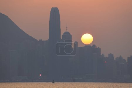 Téléchargez les photos : Le coucher du soleil du kong hong paysage urbain 10 fév 2024 - en image libre de droit