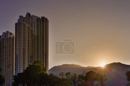 Téléchargez les photos : 13 fév 2024 Bâtiments résidentiels et logements sociaux à Hong Kong - en image libre de droit