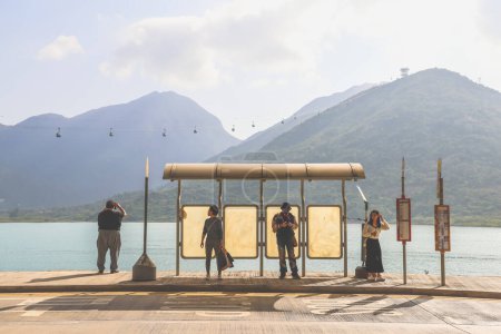 Foto de Feb 13 2024 parada de autobús en la carretera de la costa en la isla de Lantau - Imagen libre de derechos