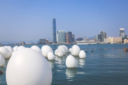 Téléchargez les photos : Exposition d'art au port de Victoria, hong kong 10 févr. 2024 - en image libre de droit