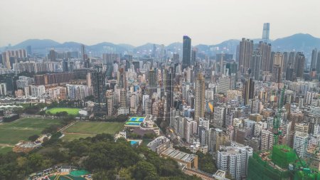 Foto de Un paisaje urbano de Hong Kong, la zona de Kowloon 8 de marzo de 2024 - Imagen libre de derechos
