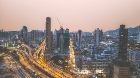 Téléchargez les photos : Le paysage urbain du district de Kowloon - en image libre de droit