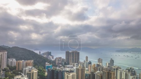 Téléchargez les photos : Port de Victoria, vue du côté ouest de l'île de Hong Kong - en image libre de droit