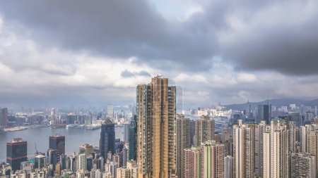 Téléchargez les photos : Les bâtiments commerciaux et résidentiels à Hong Kong. 23 mars 2024 - en image libre de droit