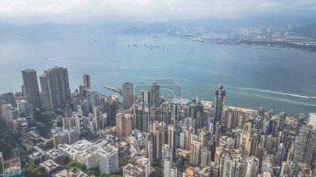 Foto de Edificios en Sai Wan y niveles medios en la isla de Hong Kong 23 de marzo 2024 - Imagen libre de derechos