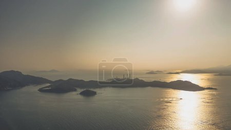 Téléchargez les photos : Une île Lamma, oasis tranquille au large des côtes de Hong Kong - en image libre de droit