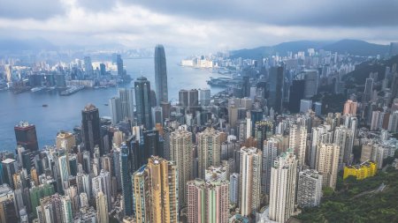 Téléchargez les photos : Les bâtiments commerciaux et résidentiels à Hong Kong. 23 mars 2024 - en image libre de droit