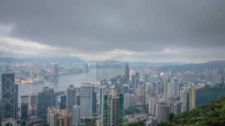 Foto de 5 de abril de 2024 la ciudad de Hong Kong y el puerto de Victoria - Imagen libre de derechos