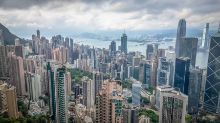 Foto de 5 de abril de 2024 la ciudad de Hong Kong y el puerto de Victoria - Imagen libre de derechos
