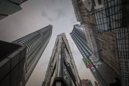 Foto de Abril 5 2024 Nueva y vieja arquitectura en Tsim Sha Tsui Hong Kong - Imagen libre de derechos