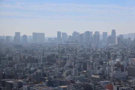 Foto de Metrópolis con rascacielos y paisaje urbano lleno de gente desde arriba Nov 30 2023 - Imagen libre de derechos