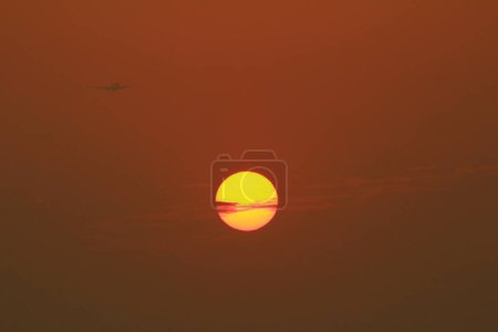 Téléchargez les photos : La couleur orange du coucher de soleil à hk - en image libre de droit