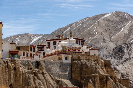 Histórico Monasterio Budista Lamayuru en la región Ladakh del norte de la India
