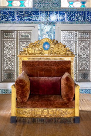 Téléchargez les photos : Trône des sultans ottomans au palais de Topkapi, Istanbul, Turquie. - en image libre de droit