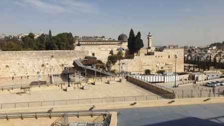 Photo for JERUSALEM, ISRAEL. October 23, 2023. The view of the Temple Mount: the Western wall and Al Aqsa. Exterior view. - Royalty Free Image