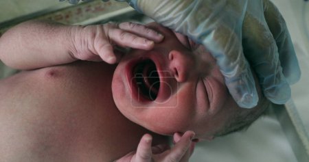 Foto de Infant newborn baby, close-up view - Imagen libre de derechos