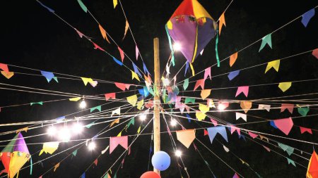 Foto de Fiestas y coloridas decoraciones para la tradicional fiesta de junina sudamericana - Imagen libre de derechos