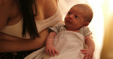 Téléchargez les photos : Newborn baby infant at night during first week of life - en image libre de droit