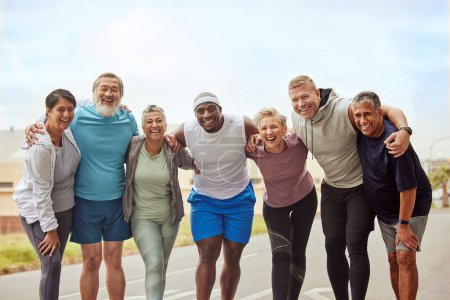 Foto de Fitness, portrait and group of friends in city ready for training, workout or exercise. Face, sports and teamwork of senior people together with coach outdoors preparing for exercising, jog or cardio. - Imagen libre de derechos