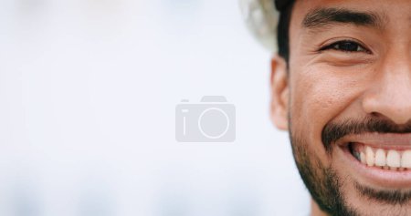 Téléchargez les photos : Face of construction manager smiling and wearing hardhat while standing outside on site with copy space. Closeup of happy civil engineer worker doing maintenance and repair work for building project. - en image libre de droit