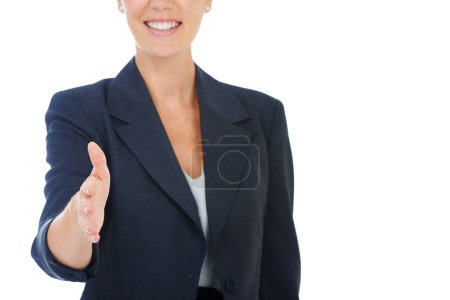 Téléchargez les photos : On a un accord. une femme d'affaires offrant sa main pour une poignée de main - en image libre de droit