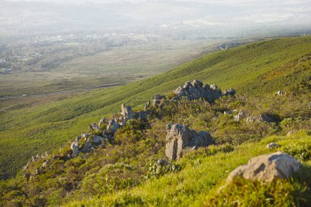 Foto de Montañas rocosas de Sudáfrica. Montañas rocosas en Sudáfrica - Imagen libre de derechos