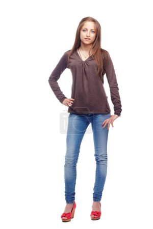 Foto de Joven, seguro y luciendo genial. Captura de estudio de una atractiva joven aislada en blanco - Imagen libre de derechos