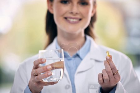 Photo for Portrait, water glass or doctor in hospital with pills or supplements for healthcare vitamins or medicine. Smile, medication tablets or hands of happy medical worker giving cure for allergy or pain. - Royalty Free Image