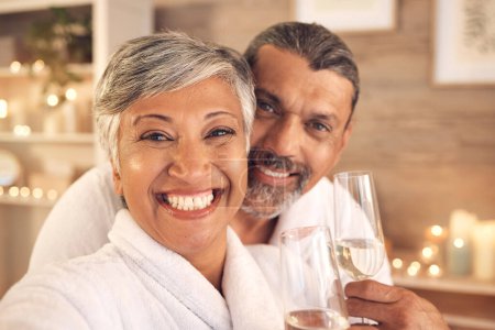 Photo for Selfie, champagne and portrait with old couple in spa for anniversary, celebration or social media. Relax, massage and profile picture with senior man and woman in villa for luxury, vacation or peace. - Royalty Free Image